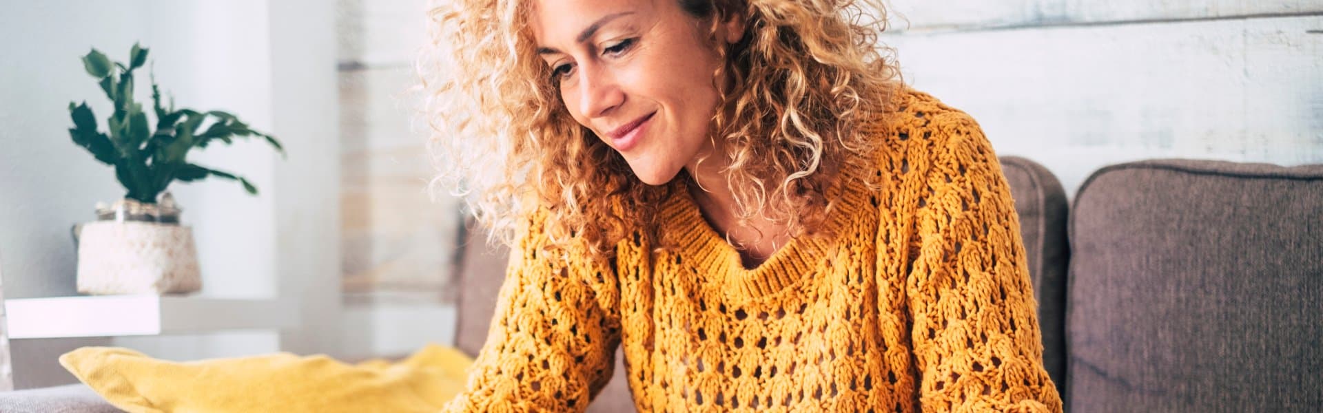 Kvinna som arbetar hemma. Kvinna som arbetar hemma.