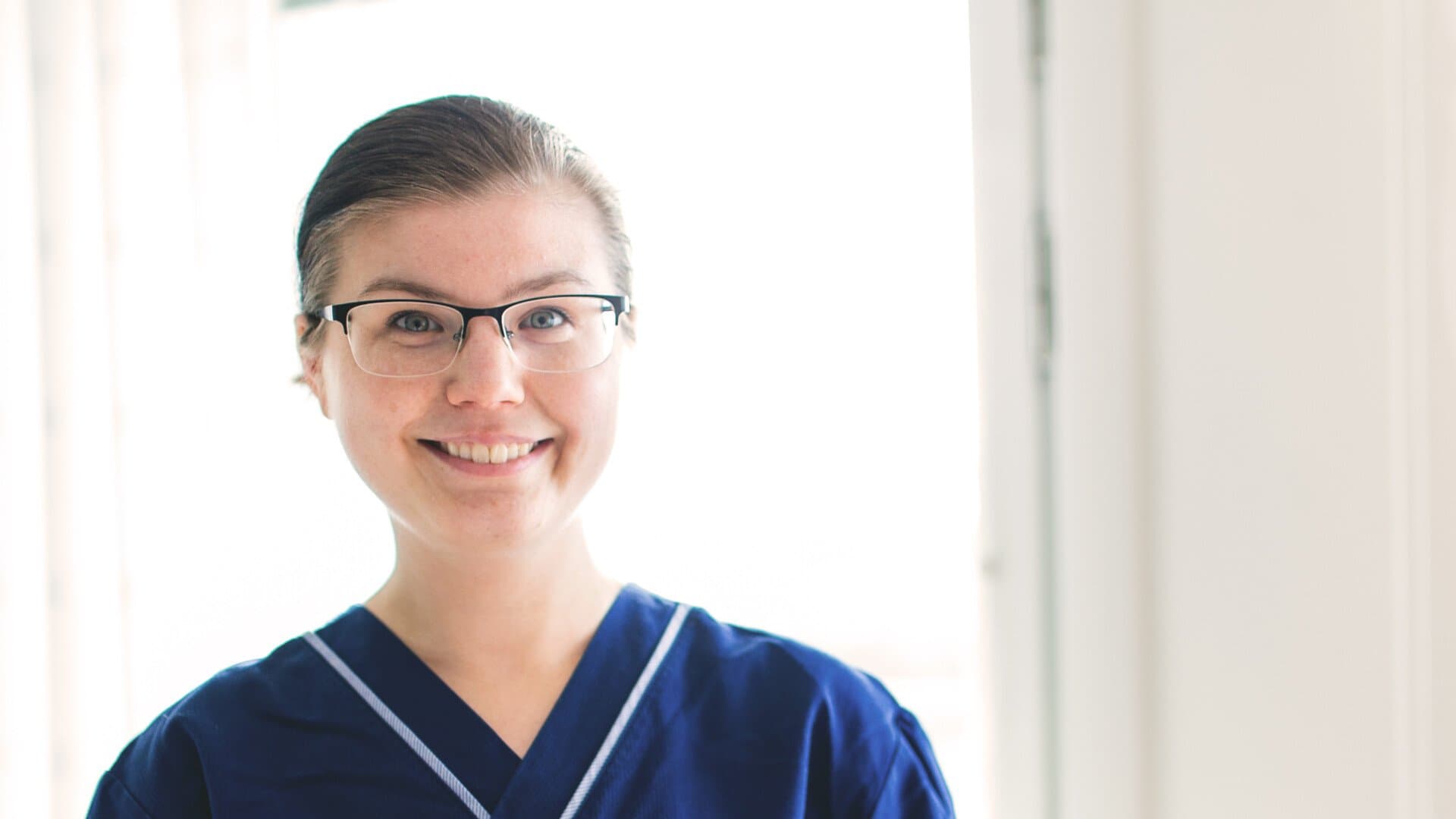 Sjukvårdsklädd medarbetare