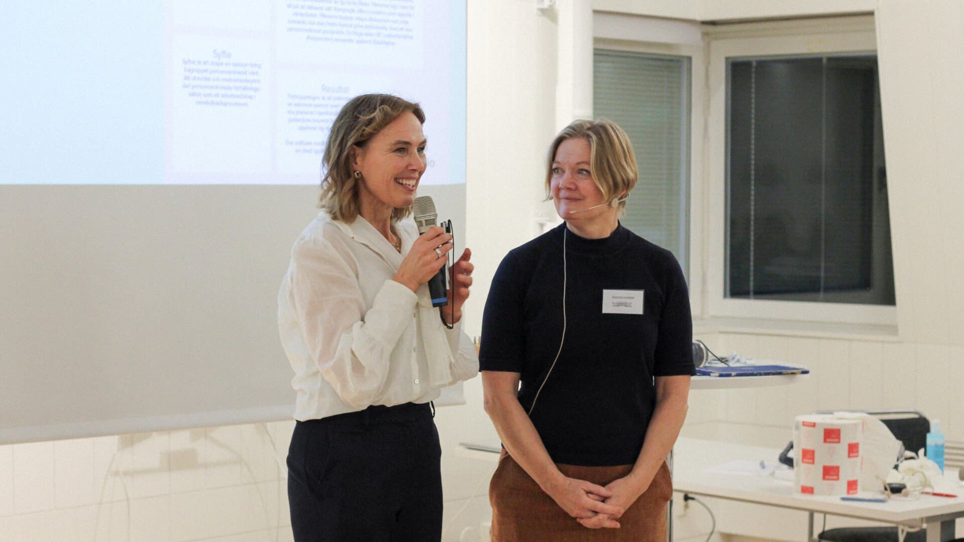 På bilden ser vi pristagarna som tagit emot pris för sina kvalitetsarbeten. På bilden ser vi pristagarna som tagit emot pris för sina kvalitetsarbeten.