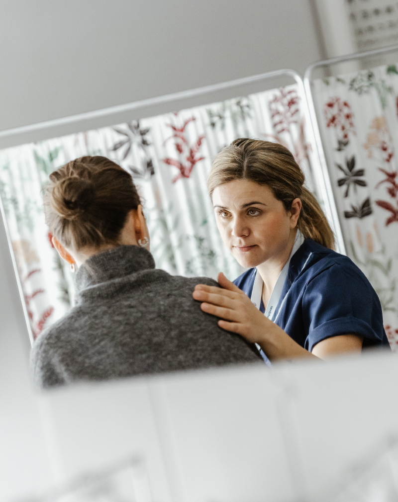 03_camilla.jpg Sjuksköterskan Camilla Fagerberg i ett patientmöte