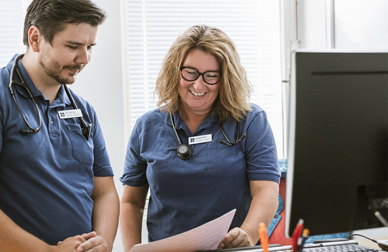 Annika Olofsson tillsammans med kollega