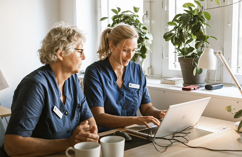 Hannah Wiblom med kollega Hannah Wiblom med kollega