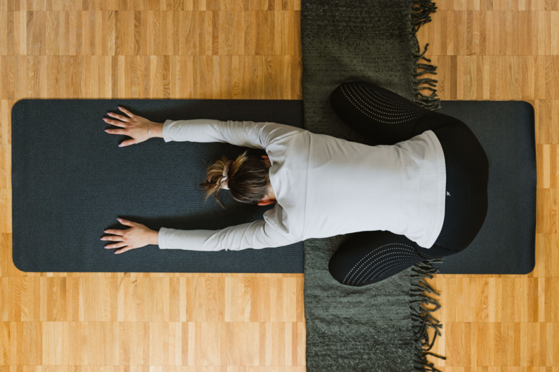 Yoga_Liggande-4.jpg Yoga position liggande