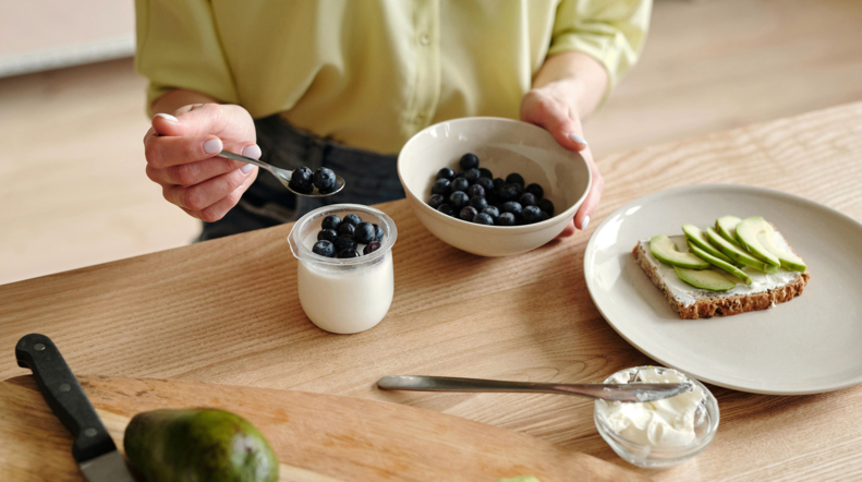 Pexels mikael blomkvist 4152610 edit ett bord med frukost